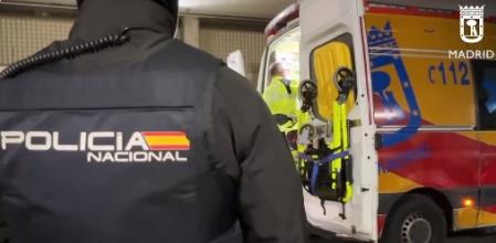 Momento en el que el herido llega al hospital Gregorio Marañón, donde permanece ingresado