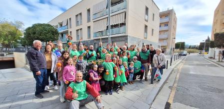 Los voluntarios que se han hecho con las naranjas amargas de Viladecans