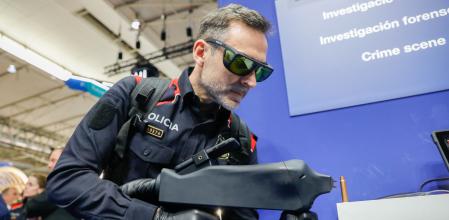 Stand del Mossos d’esquadra del Mobile World Congress, donde enseñan las nuevas tecnologías aplicadas al servicio de investigación de la policía