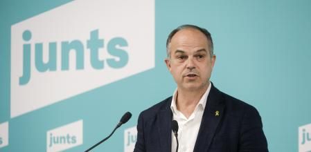 BARCELONA, 29/05/2023.- El <U[secretario]> general de JxCat, Jordi Turull, <U[atiende]> a los <U[medios]> de <U[comunicación hoy lunes]> para valorar el <U[adelanto]> electoral <U[y]> los <U[resultados]> de laso <U[elecciones municipales celebradas ayer]> Domingo. EFE / Quique García.
