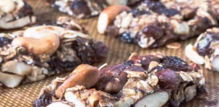 Barritas energéticas sin azúcar ni harina: un tentempié casero y saludable