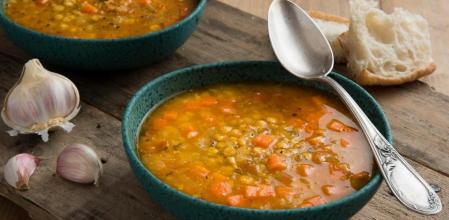 Aprende a preparar esta sabrosa receta de sopa de lentejas amarillas
