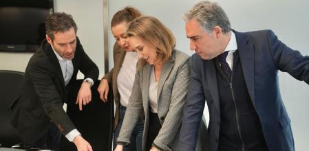 Borja Sémper, Cuca Gamarra y Elías Bendodo, este lunes en la sede del PP