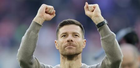 Cologne (Germany), 03/03/2024.- Leverkusen's head coach Xabi Alonso reacts after the German Bundesliga soccer match between 1. FC Cologne and Bayer 04 Leverkusen in Cologne, Germany, 03 March 2024. (Alemania, Colonia) EFE/EPA/RONALD WITTEK CONDITIONS - ATTENTION: The DFL regulations prohibit any use of photographs as image sequences and/or quasi-video.