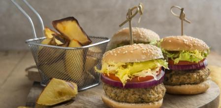 Cómo hacer unas nutritivas y deliciosas hamburguesas de espinaca