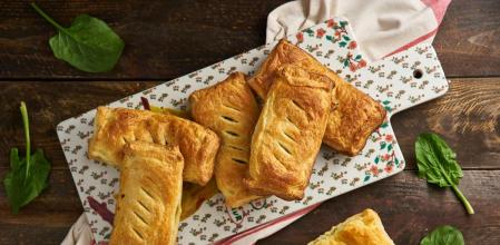 Cómo hacer esta receta de pastelitos de feta y espinacas