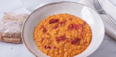 Sorprende con esta exquisita receta de risotto de pimientos asados