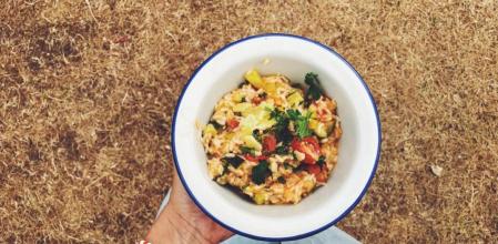 Risotto de calabacín, tomates y queso comté: una receta sencilla y sabrosa