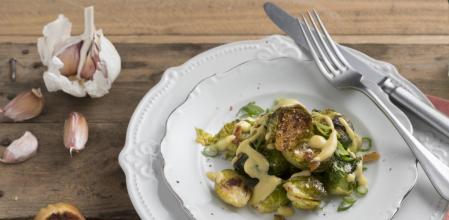 Cómo hacer una receta de coles de Bruselas salteadas