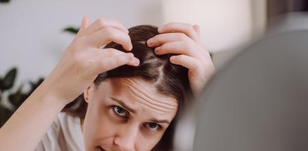 Con la edad el cabello pierde densidad.