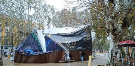 Así ha quedado la atracción de Planetarium Go tras el derrumbe de su carpa.