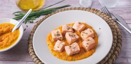 La receta más sabrosa de salmón con salsa escabeche de zanahorias en Thermomix