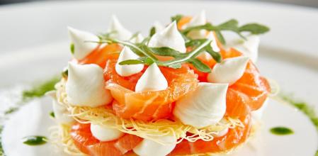 Cómo preparar este exquisito milhojas de salmón ahumado con Thermomix