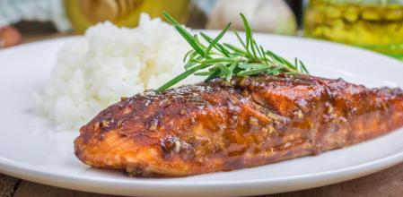 Cómo hacer salmón con mostaza y miel al microondas