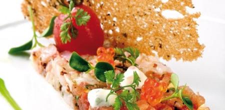 Prepara este delicioso tartar de cigalas con caviar de salmón