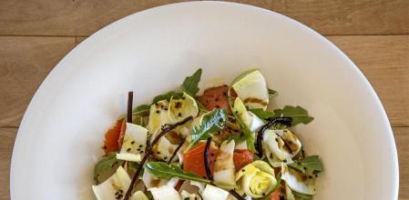 Contra los resfriados y catarros: Ensalada de endivias, salmón y algas