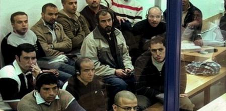 FOTO THE MADRID CONNECTION miércoles 31 de octubre, a las 23:55h, unas horas después de que se conozca la sentencia del juicio por los atentados islamistas del 11 de marzo de 2004, Cuatro emite el documental #{emoji}147;The Madrid Connection#{emoji}148;, un trabajo de JWP/Easy Film en coproducción con la BBC, Cuatro, TV3 y The Danish Film Institute, que trata de responder, a lo largo de 90 minutos, a muchas de las preguntas que aún hoy siguen sin resolver en torno a la masacre ocurrida en Madrid, informa un comunicado de la cadena.