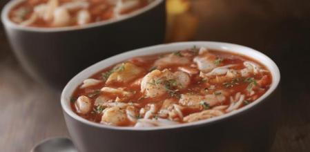 Cómo hacer una sopa de pescado de Navidad en el microondas