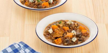 Prepara esta receta de guiso de lentejas con setas y calabaza ideal para tu salud intestinal