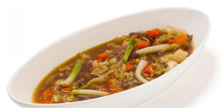 Sopa oriental de verduritas para combatir el frío