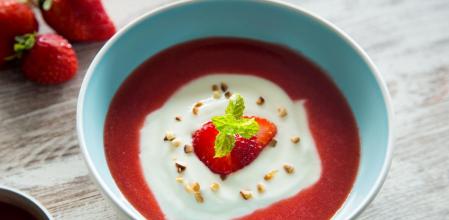 Cómo hacer yogur con coulis de fresa