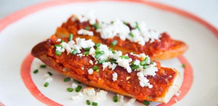 Las tostadas con sobrasada y queso de cabra que no pueden faltar en Nochevieja