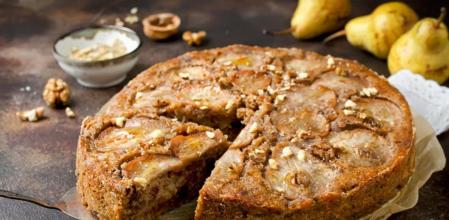 Cómo hacer una tarta de peras y nueces
