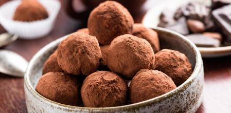 La receta más rápida de trufas de chocolate al microondas