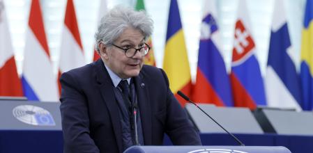 Strasbourg (France), 12/03/2024.- European Union Commissioner for Internal Market Thierry Breton speaks during a debate on 'Artificial Intelligence Act' at the European Parliament in Strasbourg, France, 12 March 2024. The EU Parliament's session runs from 11 till 14 March 2024. (Francia, Estrasburgo) EFE/EPA/RONALD WITTEK