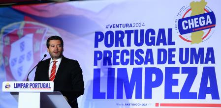Almada (Portugal), 08/03/2024.- President of Chega (lit. Enough) party Andre Ventura delivers a speech during a lunch event part of the party's campaign for the upcoming legislative elections, in Almada, 08 March 2024. More than 10.8 million Portuguese citizens are expected to vote on 10 March to elect 230 deputies to the Portuguese Parliament. Eighteen political forces, 15 parties and three coalitions, are running in these elections. (Elecciones) EFE/EPA/ANTONIO COTRIM