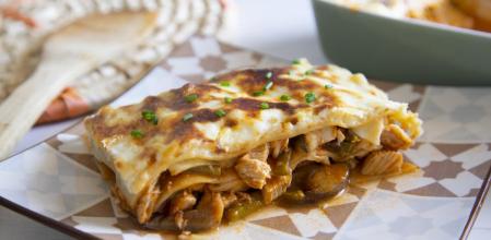 Lasaña de pollo y setas, la versión más original de la tradicional receta italiana