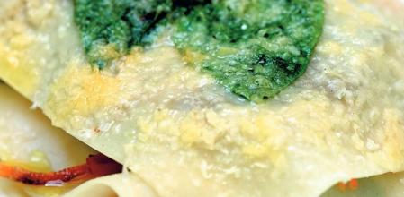 Triunfa con esta receta de lasaña con foie y verduras