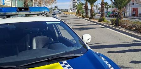 Los agentes de la Policía Local de Elche tienen un nuevo radar móvil, muy sofisticado y de reducidas dimensiones, para cazar a los conductores que conducen con exceso de velocidad
