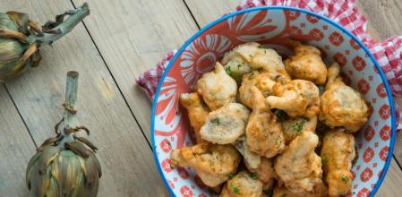 Aprende a preparar esta fácil receta de buñuelos de alcachofa