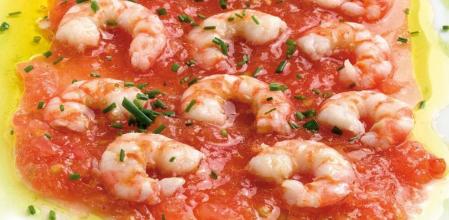 La mejor receta para el verano: ensalada de langostinos y tomate