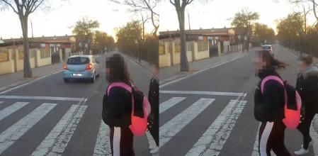 Un coche se salta un paso de peatones cuando había gente cruzando la calle