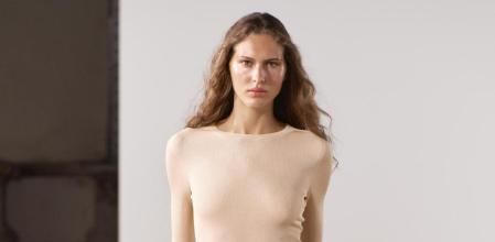 Falda de lujo silencioso de Zara