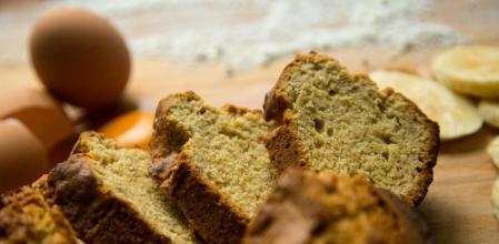 Banana bread, un clásico estadounidense que endulzará tu desayuno