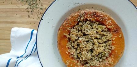 Disfruta del sabor excepcional de la calabaza rellena con quinoa