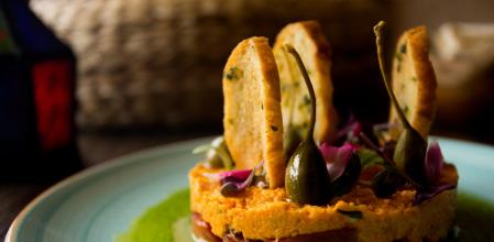 Cómo preparar este tartar de zanahoria con tomates secos