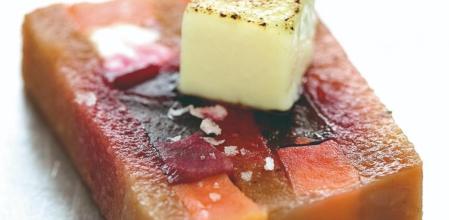 Innova con esta receta de prensado de tubérculos, membrillo y queso de cabra