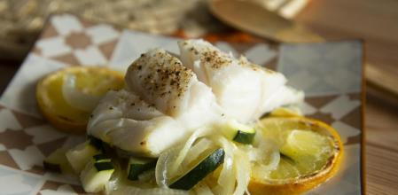 Receta de bacalao al horno con limón y calabacín