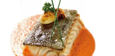 Cómo hacer bacalao confitado con crema de escalivada