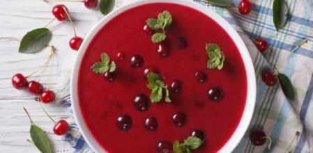 Cómo hacer este original gazpacho de cereza
