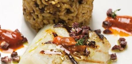 Bacalao a la brasa con arroz de butifarra negra
