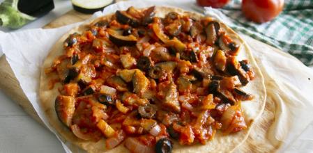 Triunfa con esta sabrosa receta de pizza de pisto