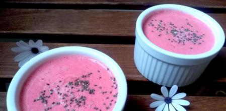 Cómo hacer un helado de yogur griego con fresas