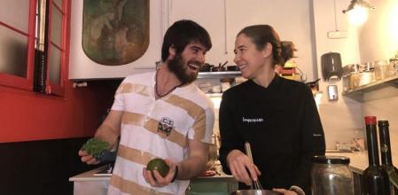 Los chefs cocinan en casa: la ensalada de pollo, apio y manzana de Ada Parellada