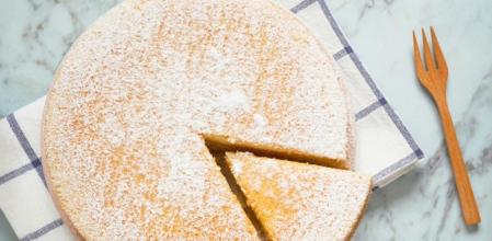 Cómo hacer bizcocho de yogur en el microondas