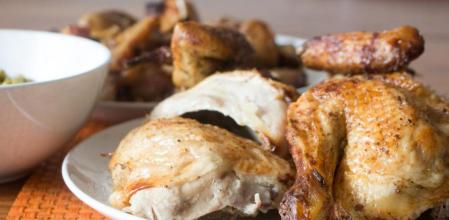 Cómo preparar este pollo “casi” a l’ast en casa